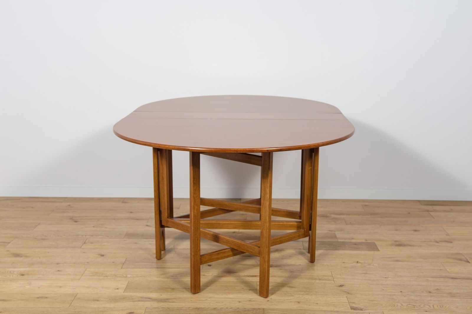 Furniture Mid Century Modern Round Drop Leaf Dining Table From Jentique, United Kingdom, 1960s photo