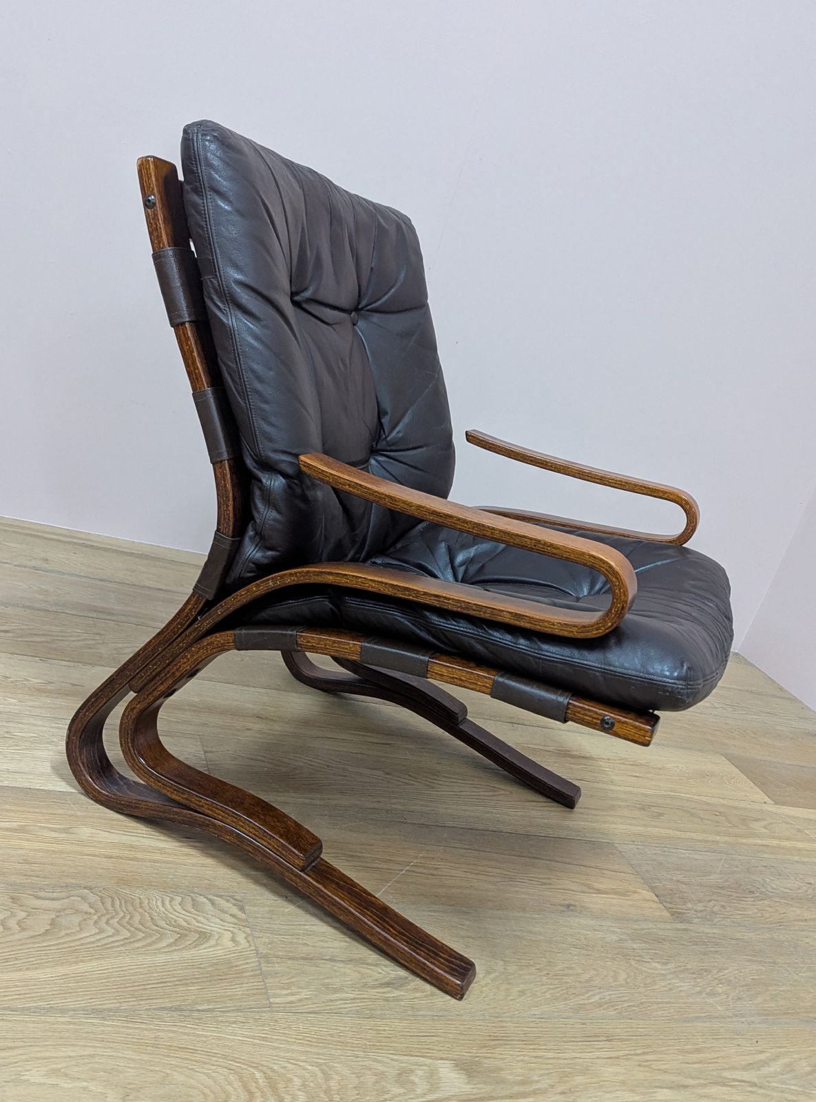 Original Norwegian 1970’s Skyline Leather Chair By Hove Mobler photo vintage