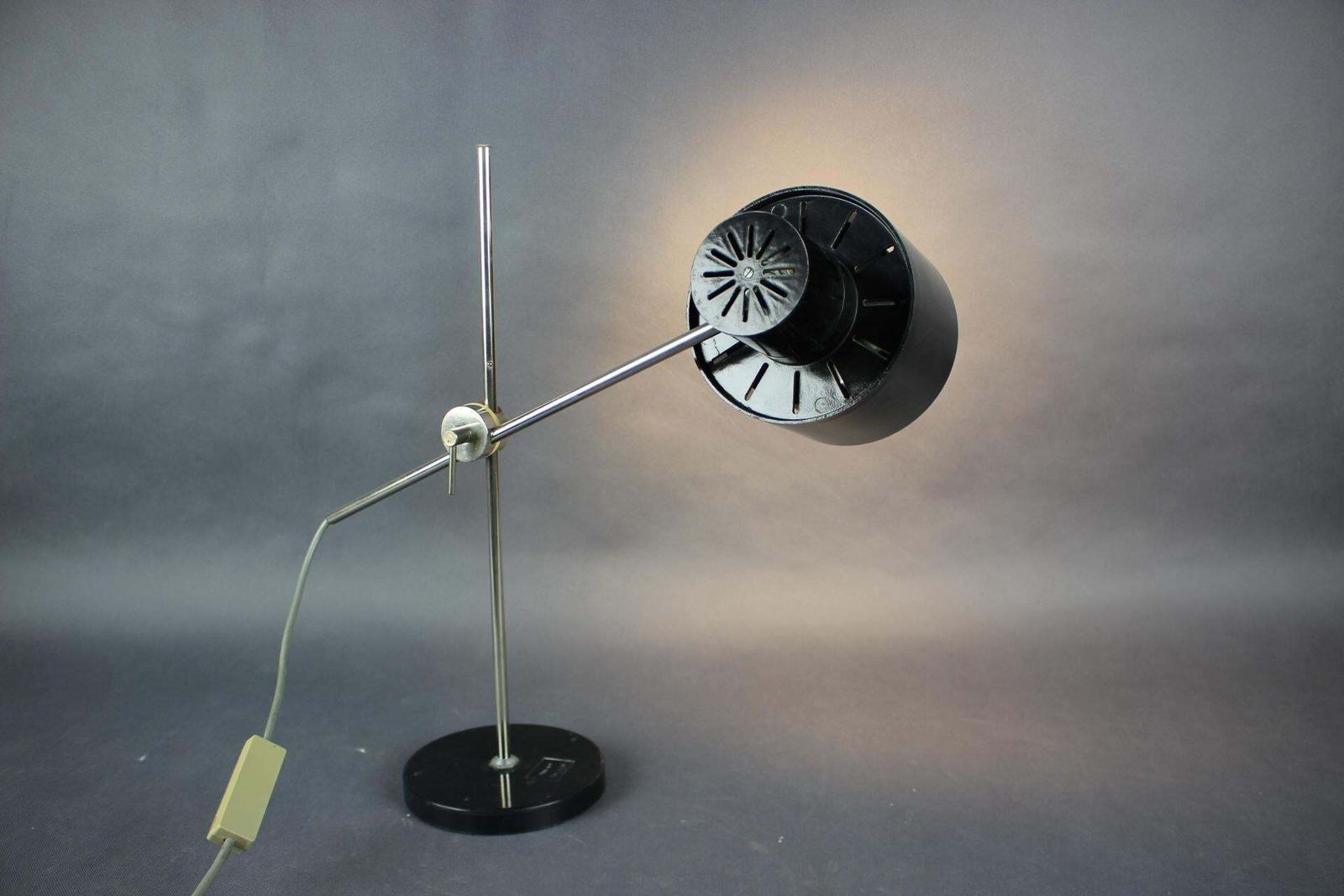 photo for sale Mid-Century verstelbare chroom en bakeliet bureaulamp, Tsjecho-Slowakije, ca. jaren 1950