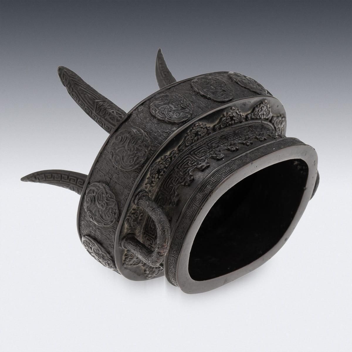 Antique 19th Century Japanese Bronze Vessel In The Style Of The 17thc Edo Period photo vintage
