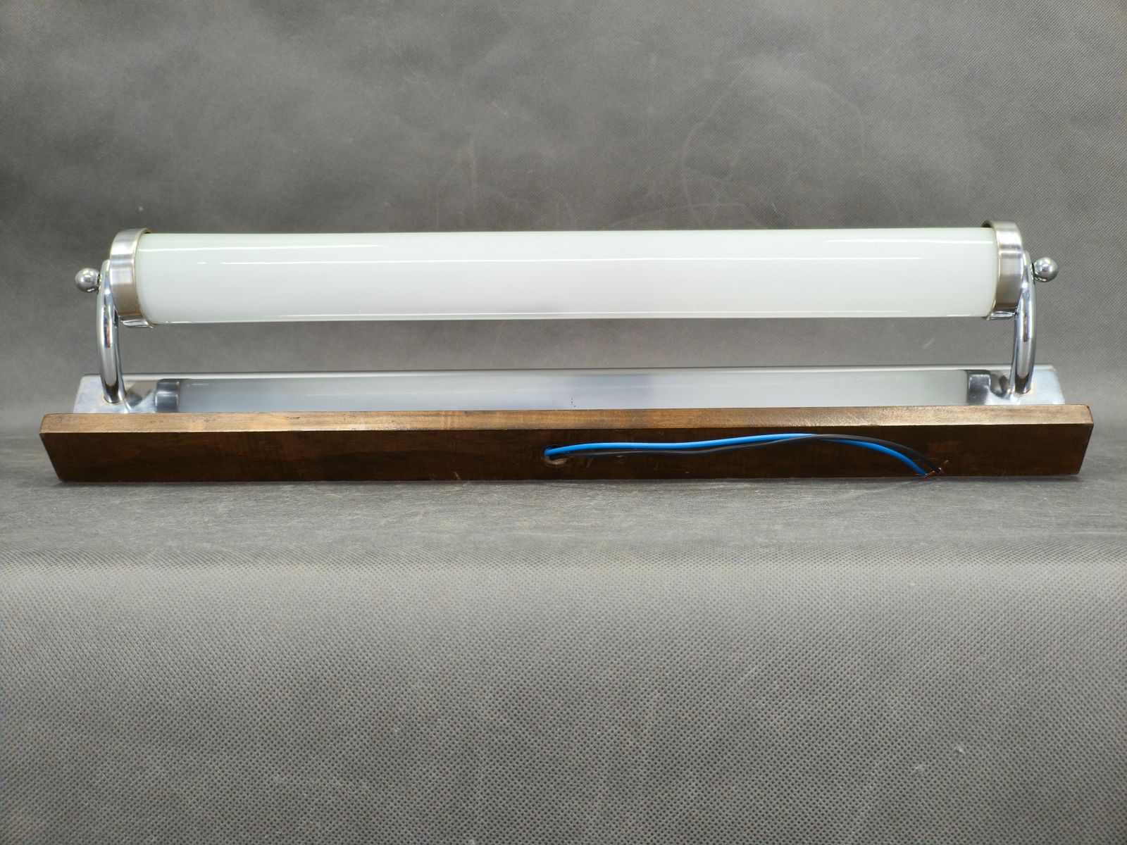 Grote art deco wandlamp van chroom en glas, Tsjecho-Slowakije photo vinterior