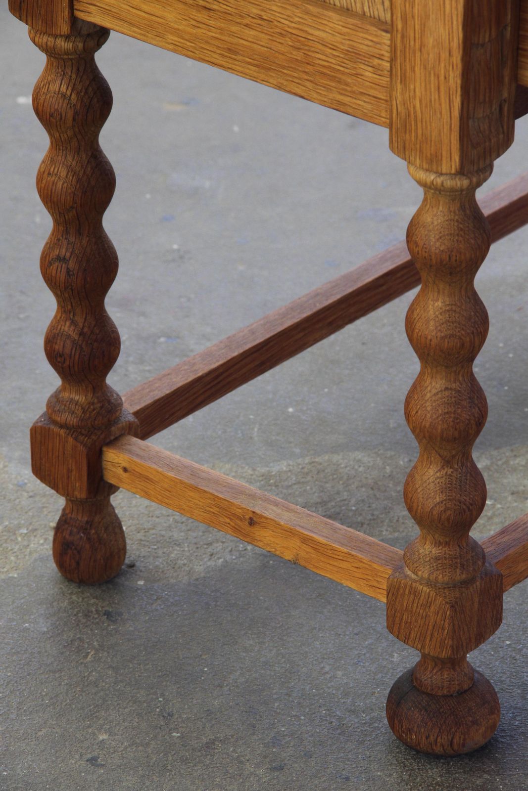 photo vintage Vintage 1960s Danish Modern Oak Nightstands In The Style Of Henning Kjærnulf