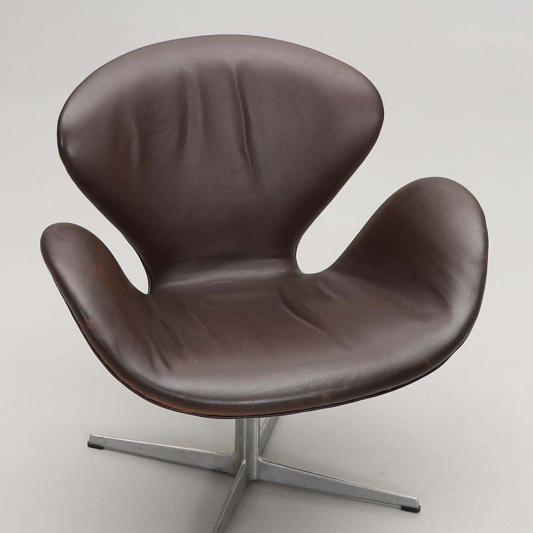 Pair Of Arne Jacobsen "Swan“Armchair For Fritz Hansen photo buy