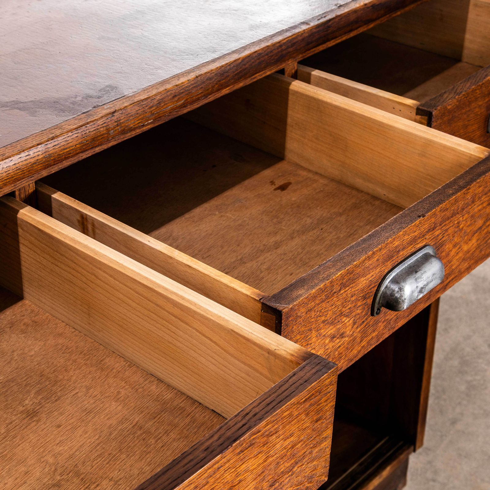 photo for sale 1940’s épicerie Scrubbed Oak Shop Counter – Six Drawers