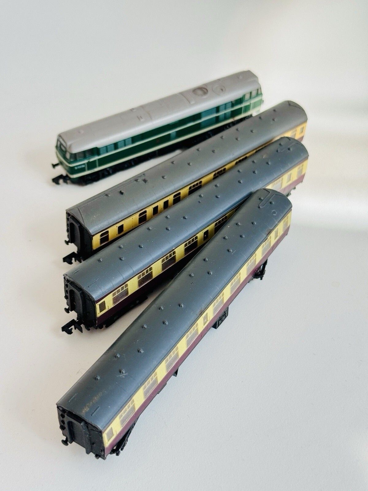 Home Decor Graham Farish N Gauge British Rail Class 31 Diesel Locomotive & 3 Coaches photo