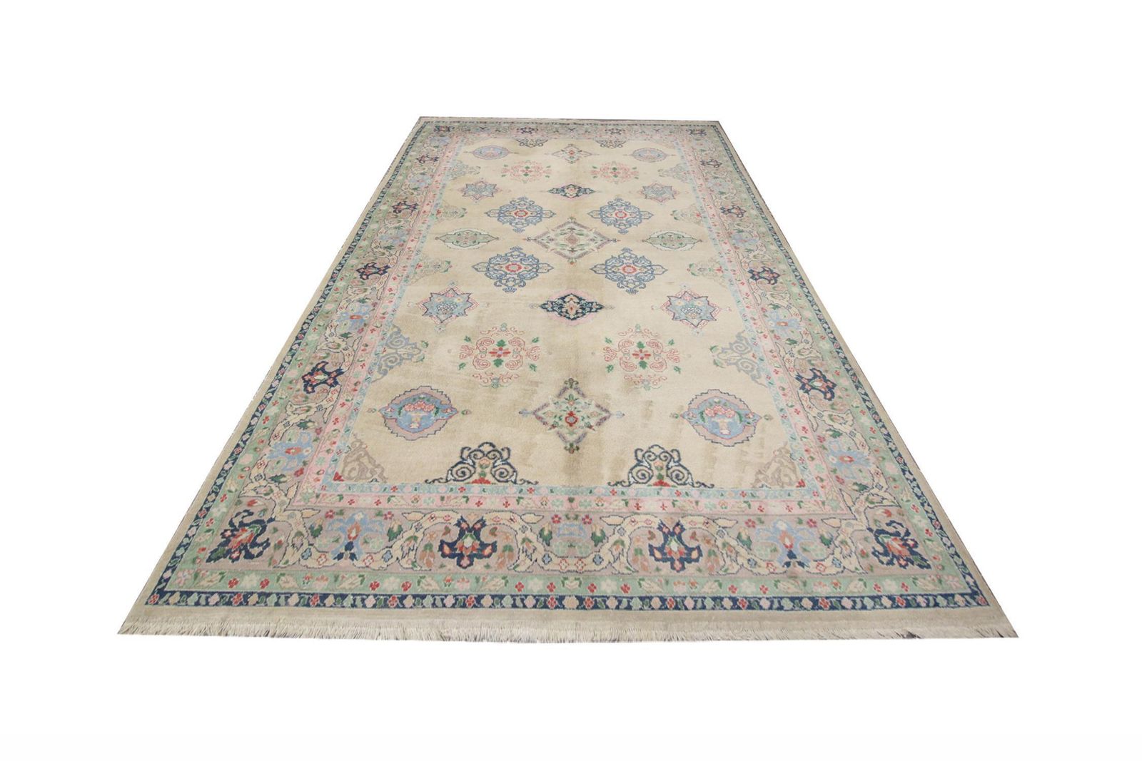 Tapis d'orient beige inspiré de Ziegler, tapis de salon fait main photo furniture