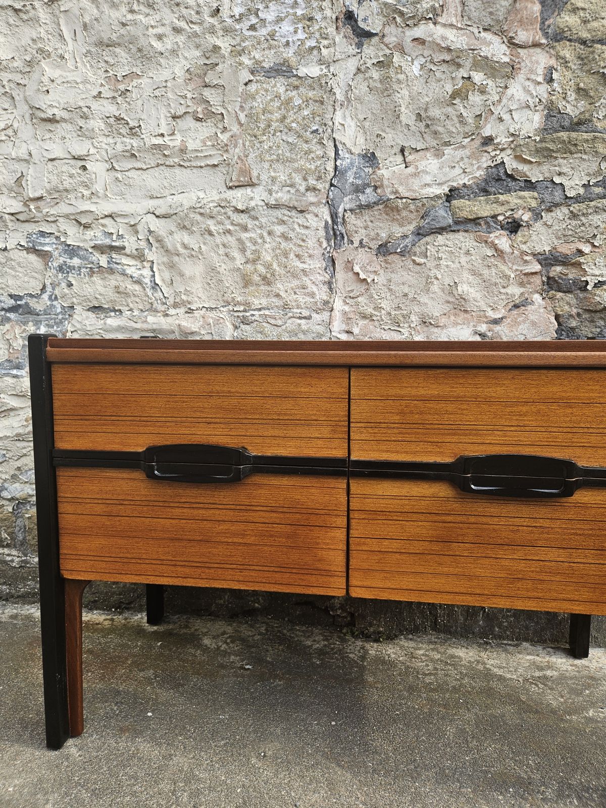 photo vinterior Mid Century Sideboard Chest Of Drawers In Beech And Ebony Vintage Furniture