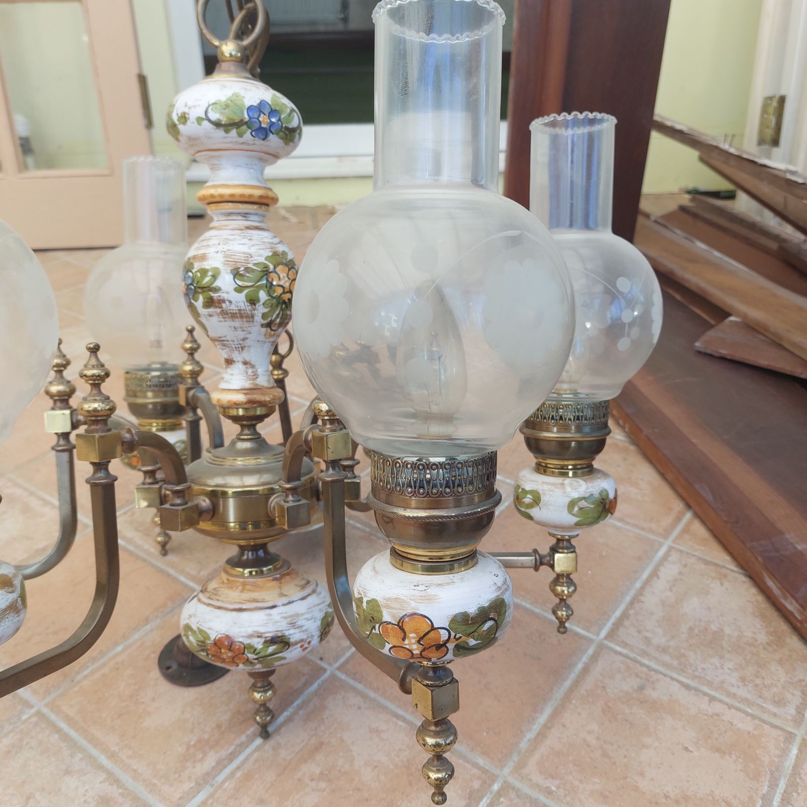 Chandelier Floral Design 6 Bulbs Porcelain, Brass And Glass photo for sale