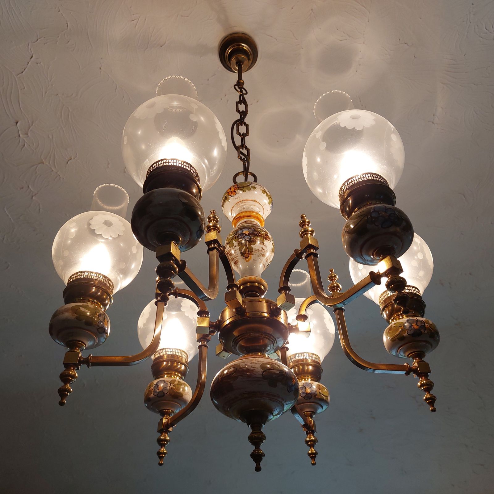 Chandelier Floral Design 6 Bulbs Porcelain, Brass And Glass