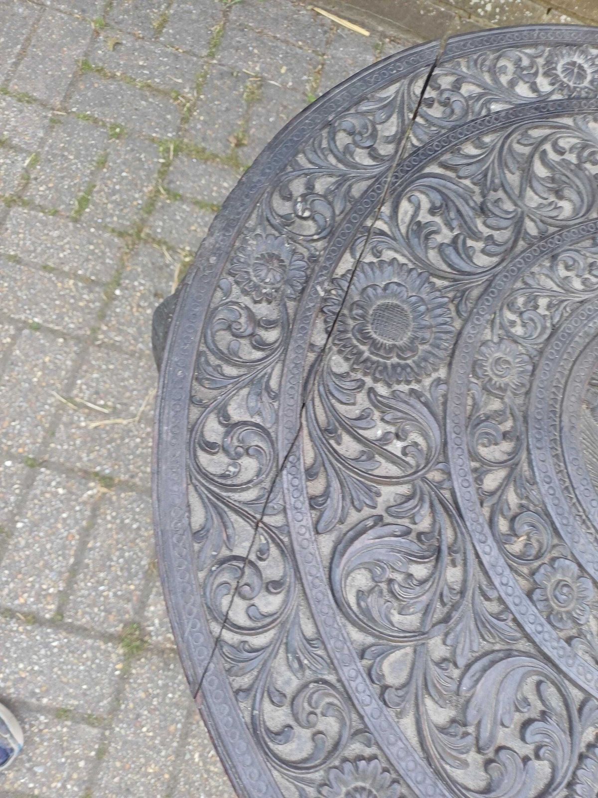 Victorian Deeply Hand Carved Ornate Round Elephant Table Heavy Hardwood Indian Sumptuous Quality Age Worn Free Hand Delivery photo vinterior