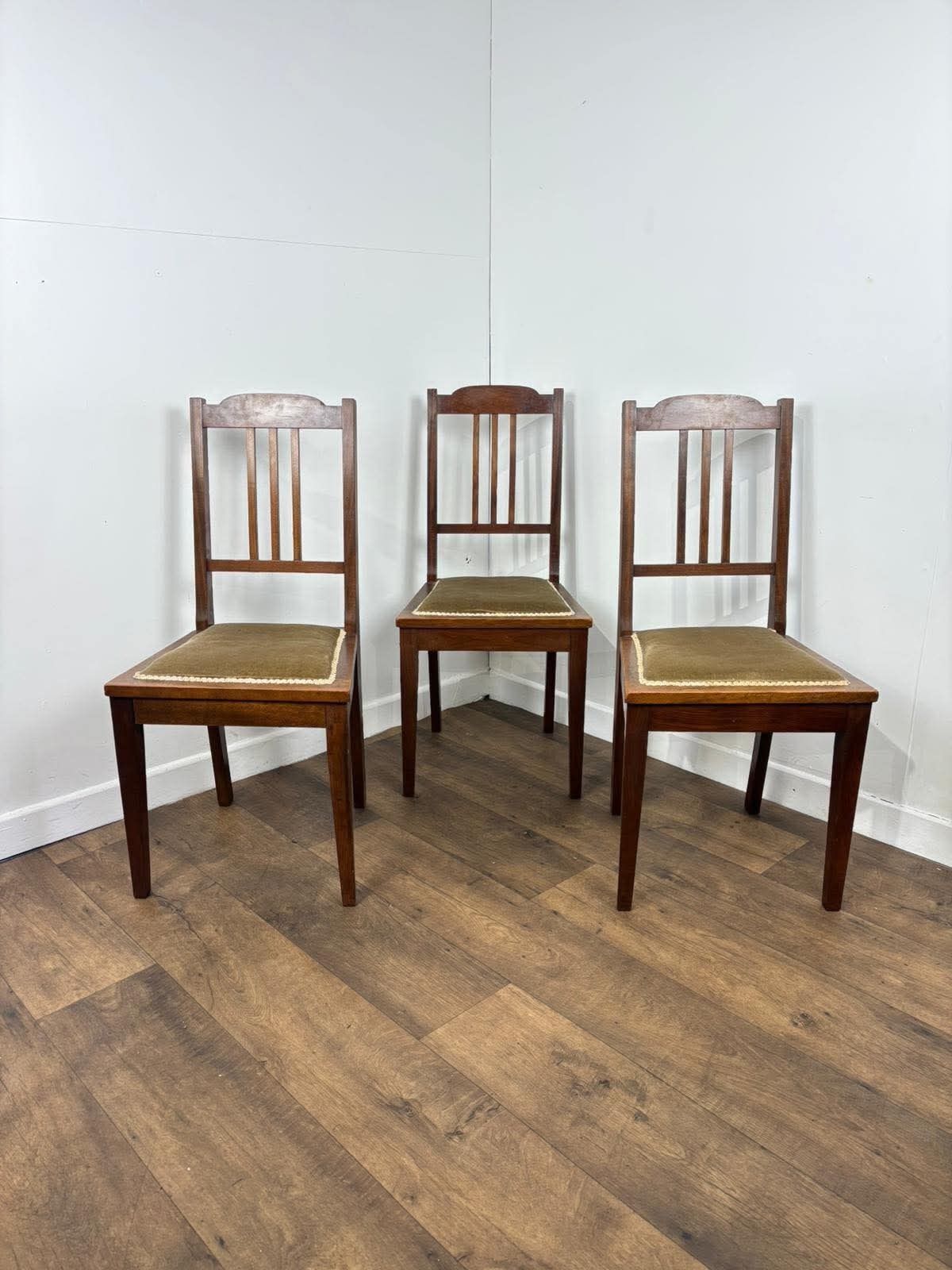 photo vinterior Edwardian Set Of Three Mahogany Bedroom Chairs