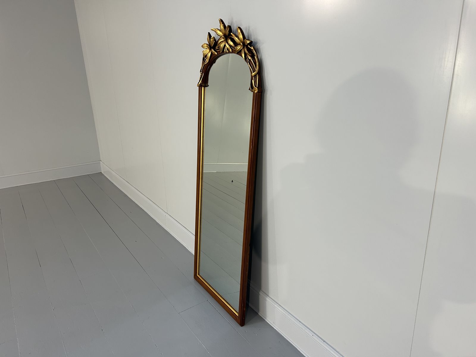 Asnaghi Carved Wood And Gilt Wall Mirror