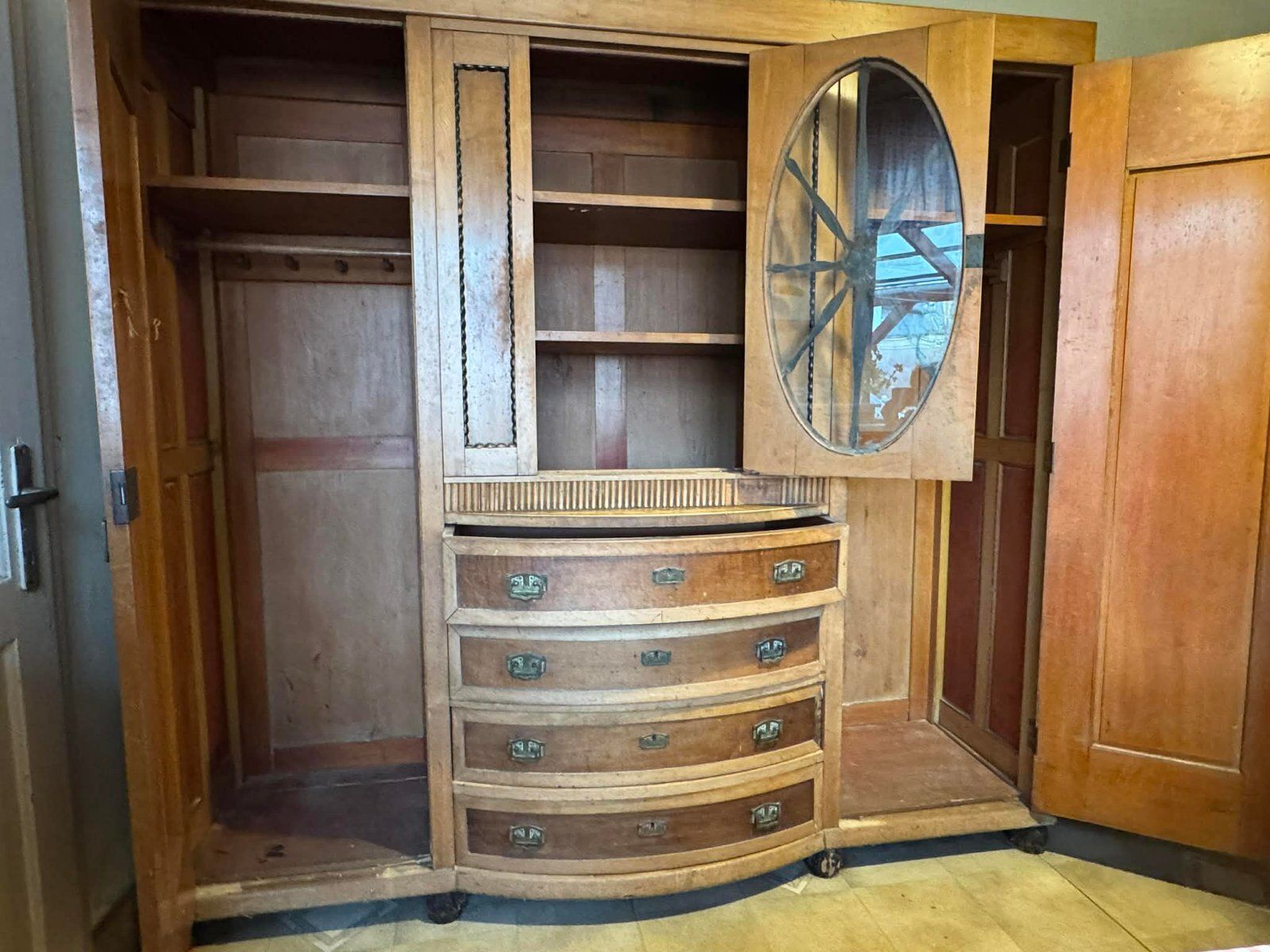 Art Deco houten kast met ovaal glasvenster en lades, jaren 1930 photo Meubels