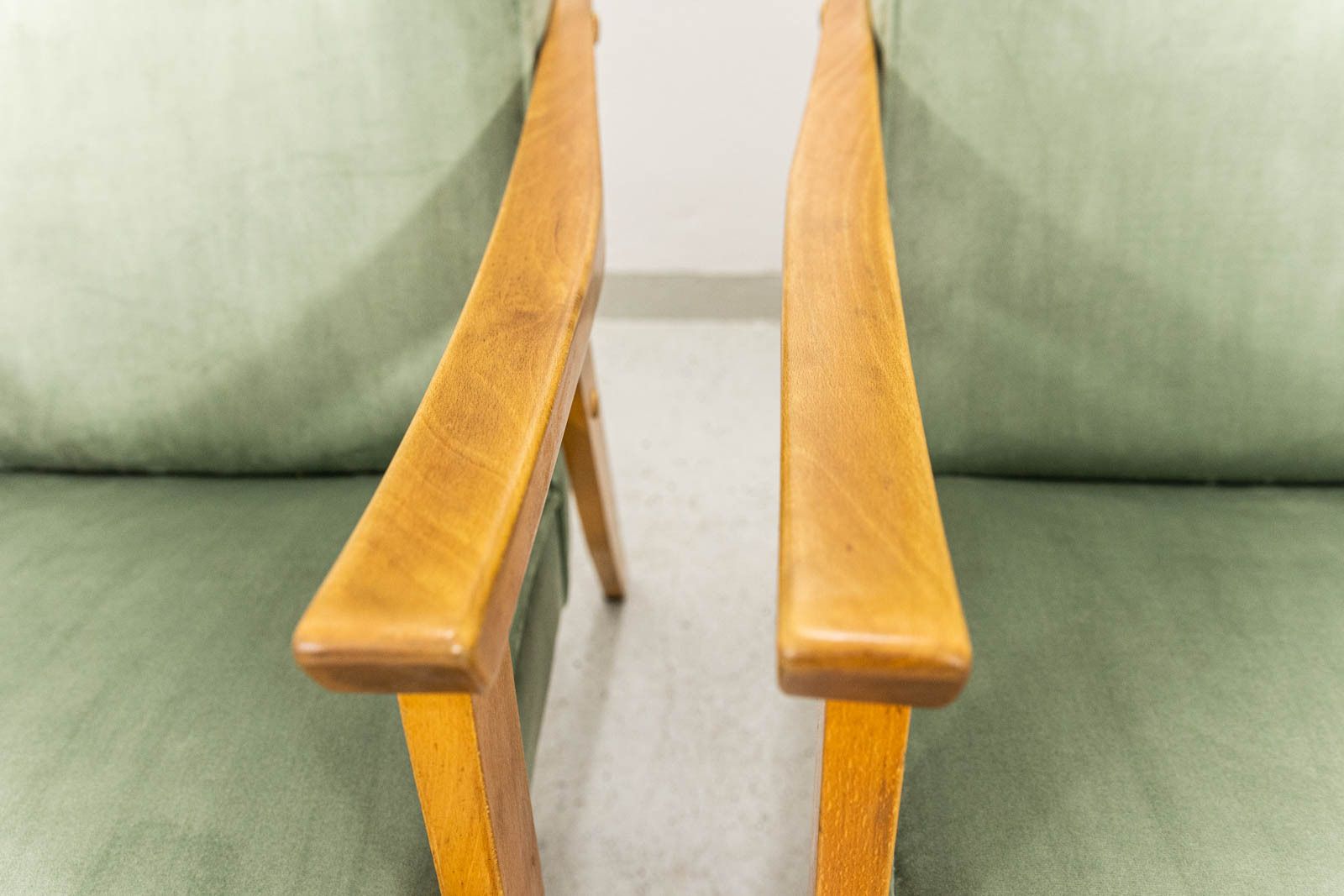 photo furniture Mid-Century Fauteuils van Edmund Homa GFM-18, Polen, jaren 1960, set van 2