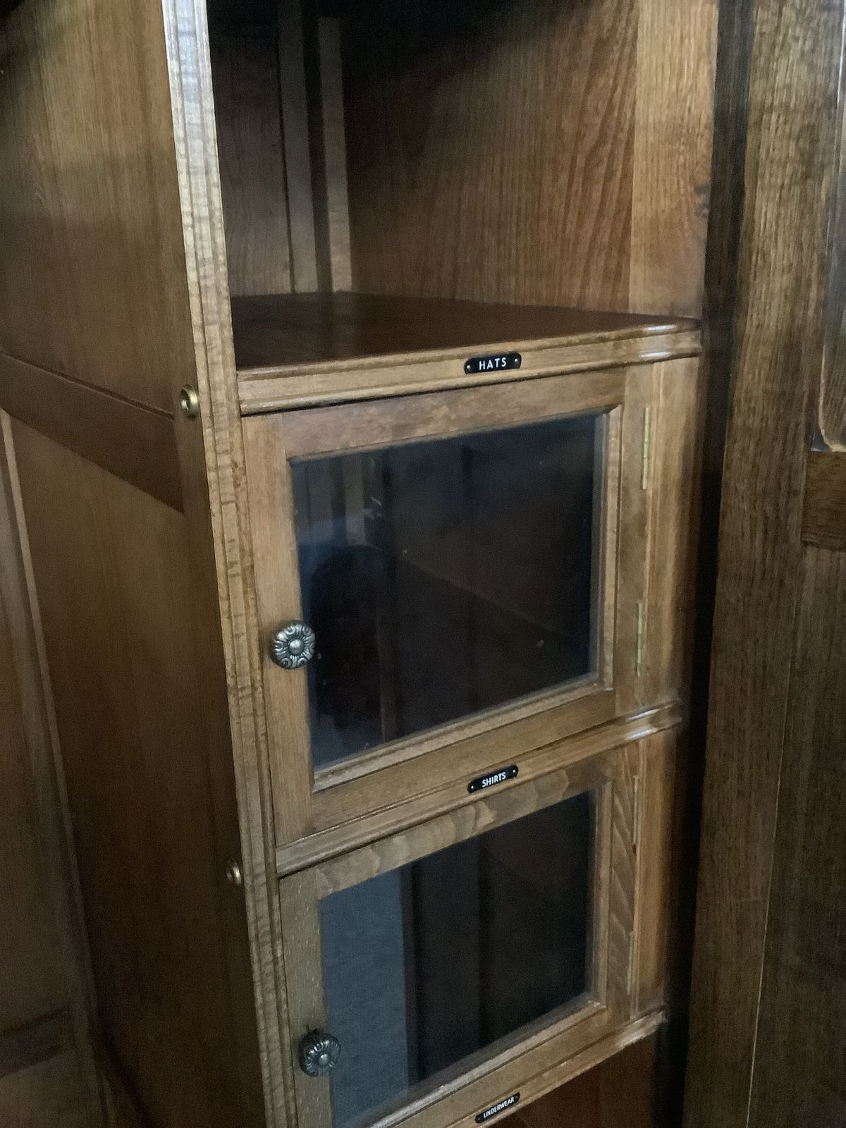Crown Ay Furniture Gothic Oak Fitted Wardrobe. photo 550.0