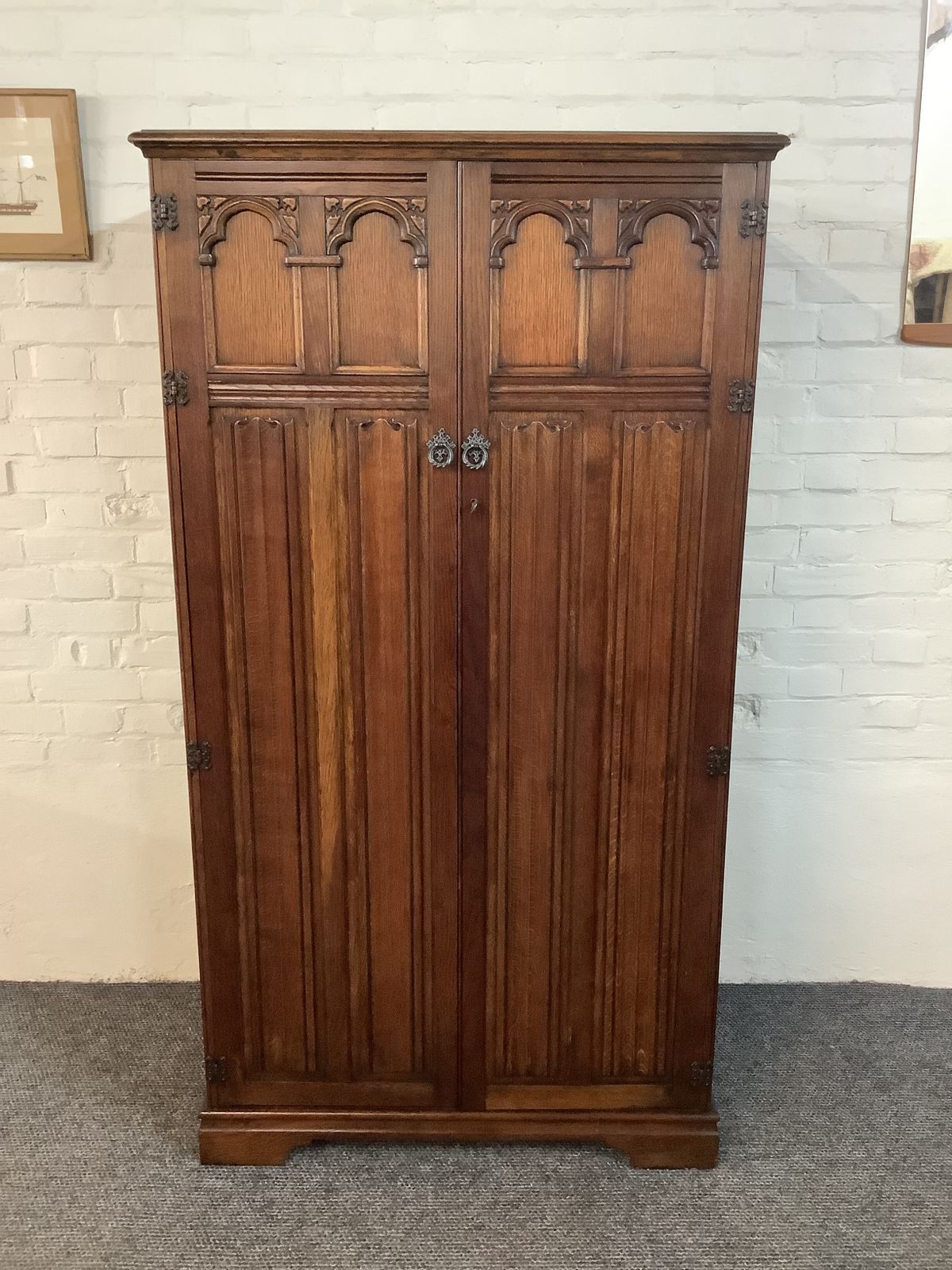 Furniture Crown Ay Furniture Gothic Oak Fitted Wardrobe. photo