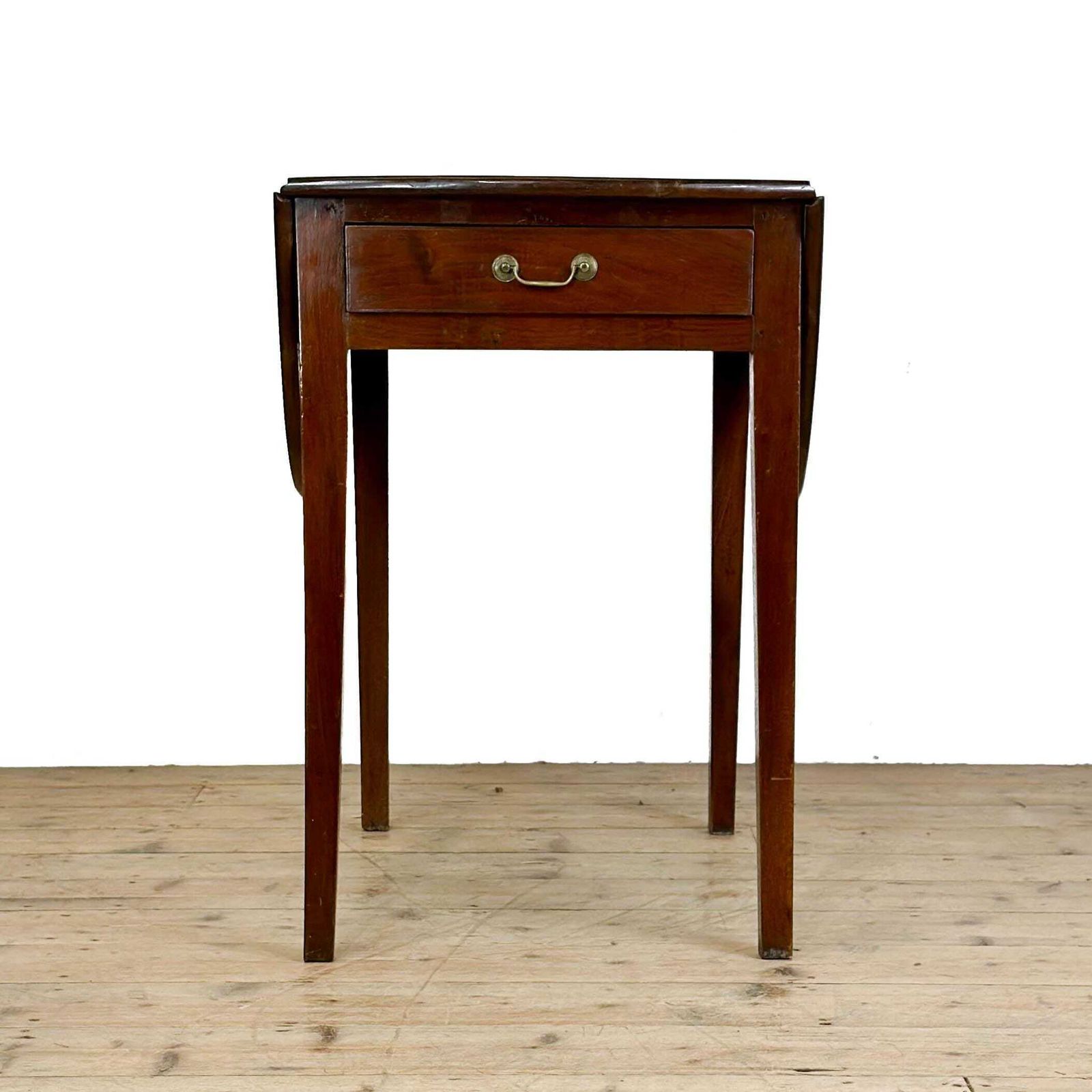Antique Georgian Mahogany Pembroke Table | Drop Leaf Table | Victorian Table | Antique Furniture | Table | Antique photo for sale