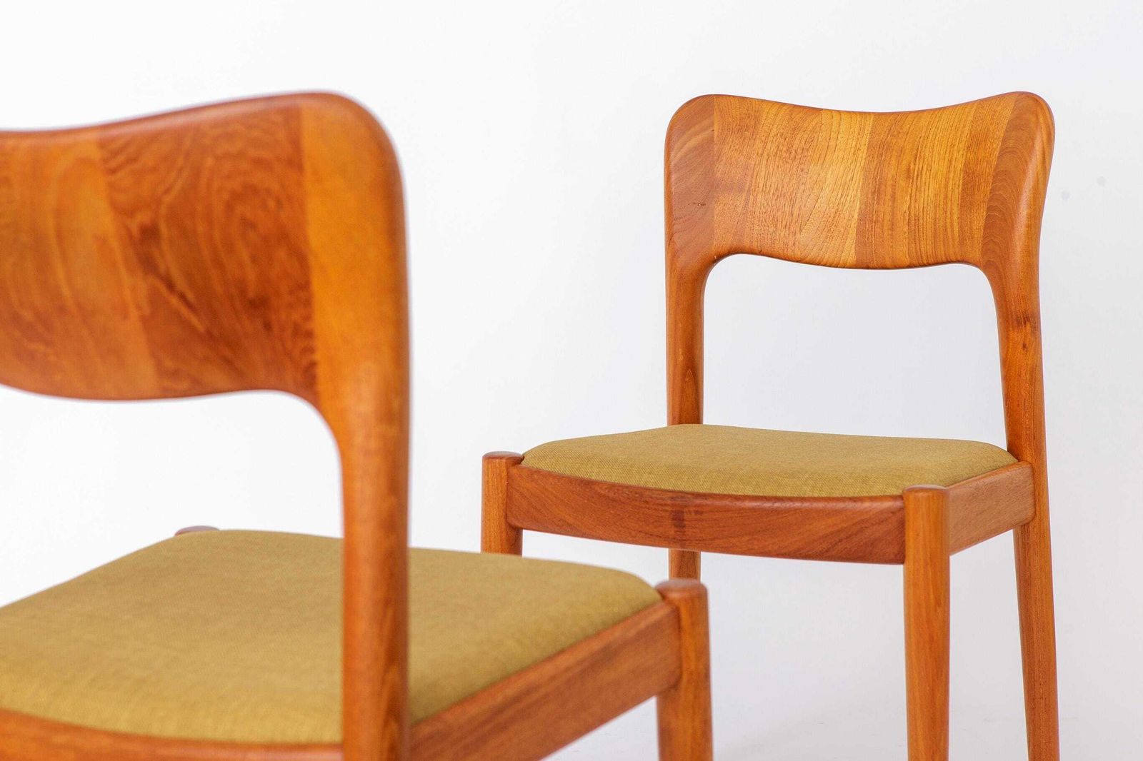 photo furniture Set Of 8 Niels Koefoed “Ole” Dining Chairs Danish Teak 1970s Mid Century Modern Restored Chairs