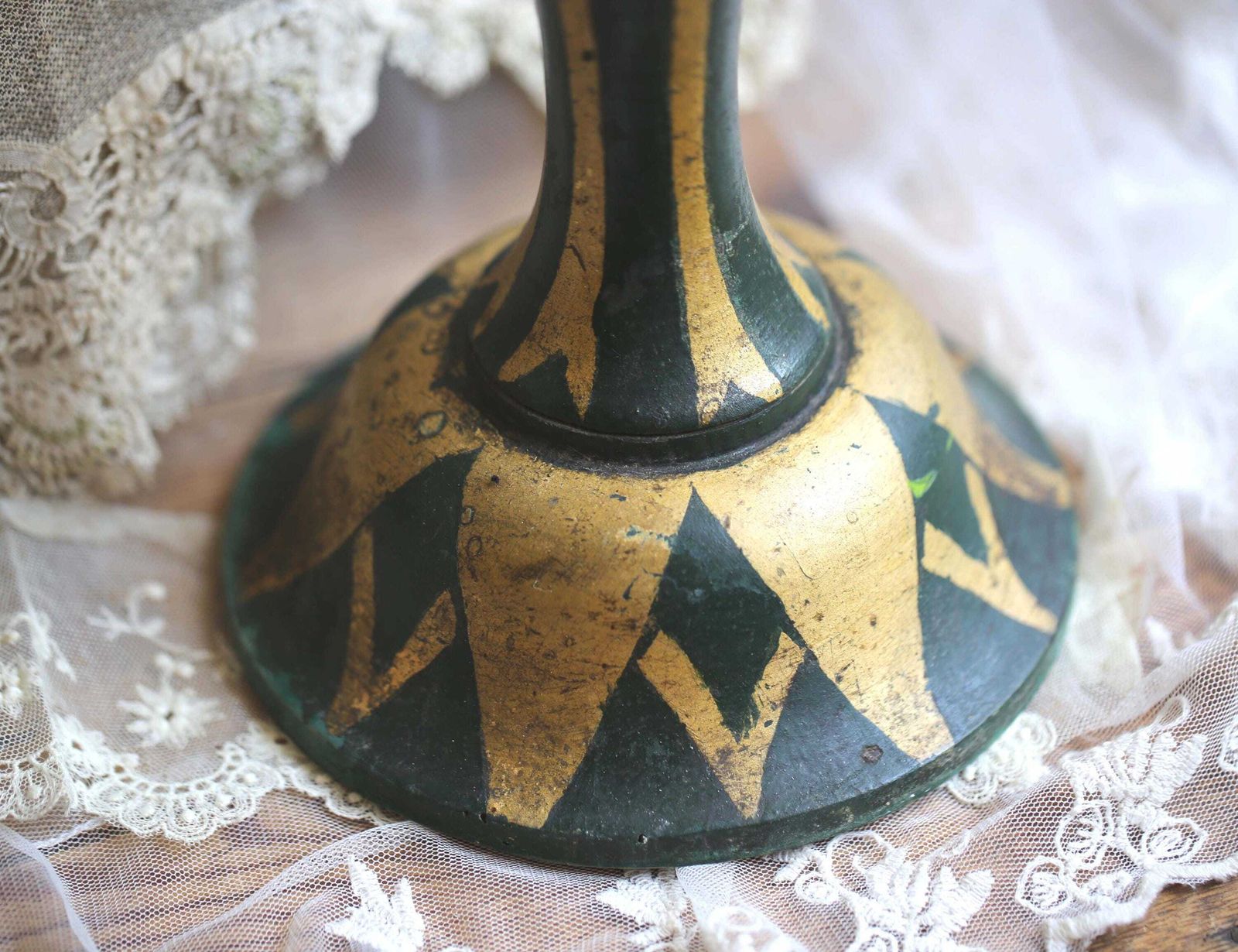 photo furniture Antique Pedestal Green And Gold Painted Column Wooden Statue Stand