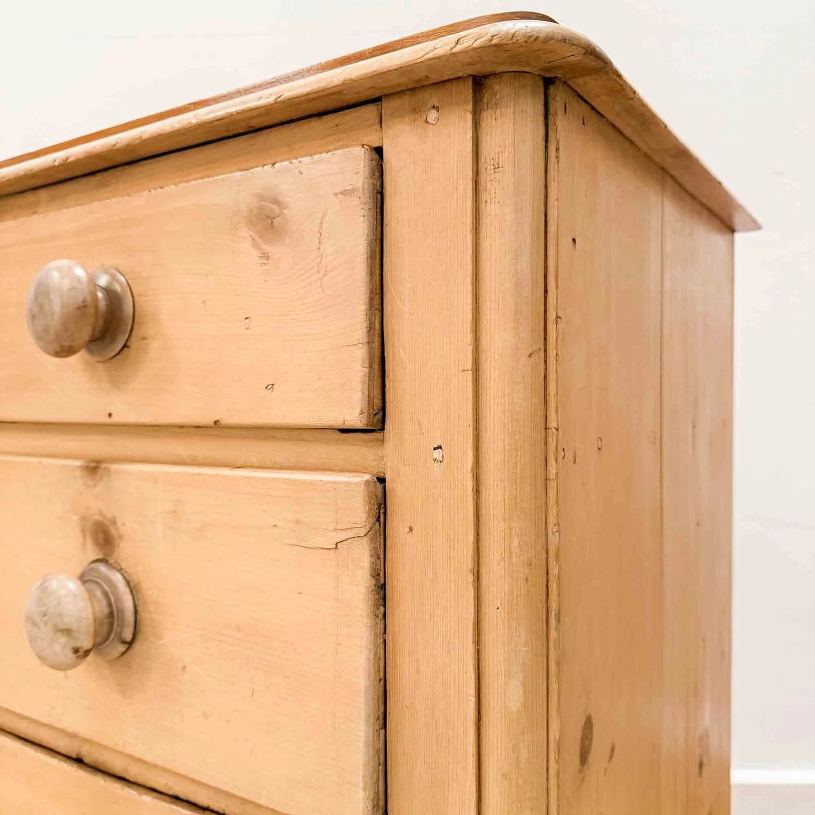 Antique Pine Chest Of Drawers With Rounded Corners photo 390.0
