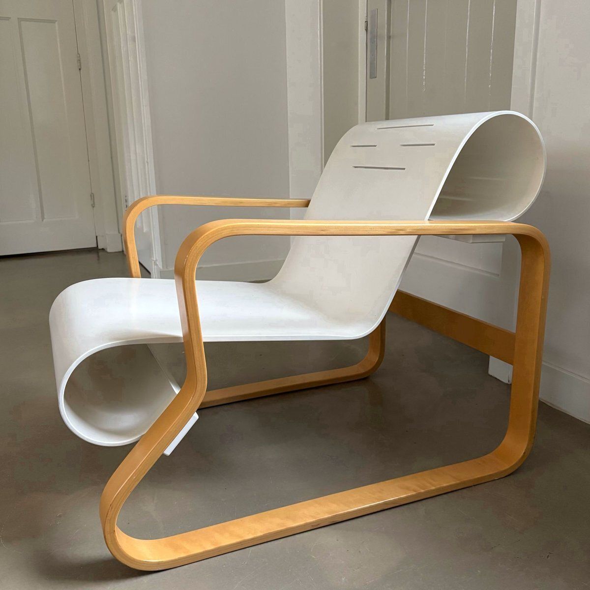 photo furniture Paimio No. 41 Lounge Chair By Alvar Aalto For Artek, 1980s