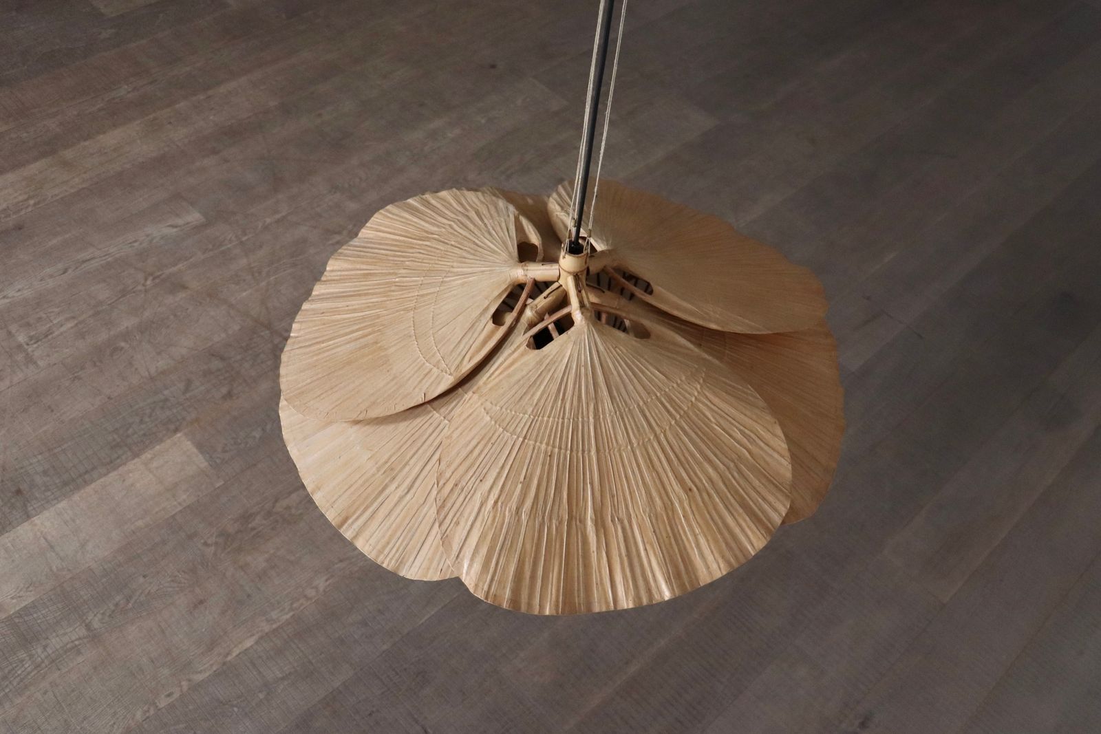Uchiwa Hana II Chandelier van Ingo Maurer voor Design M, jaren 1970 photo furniture