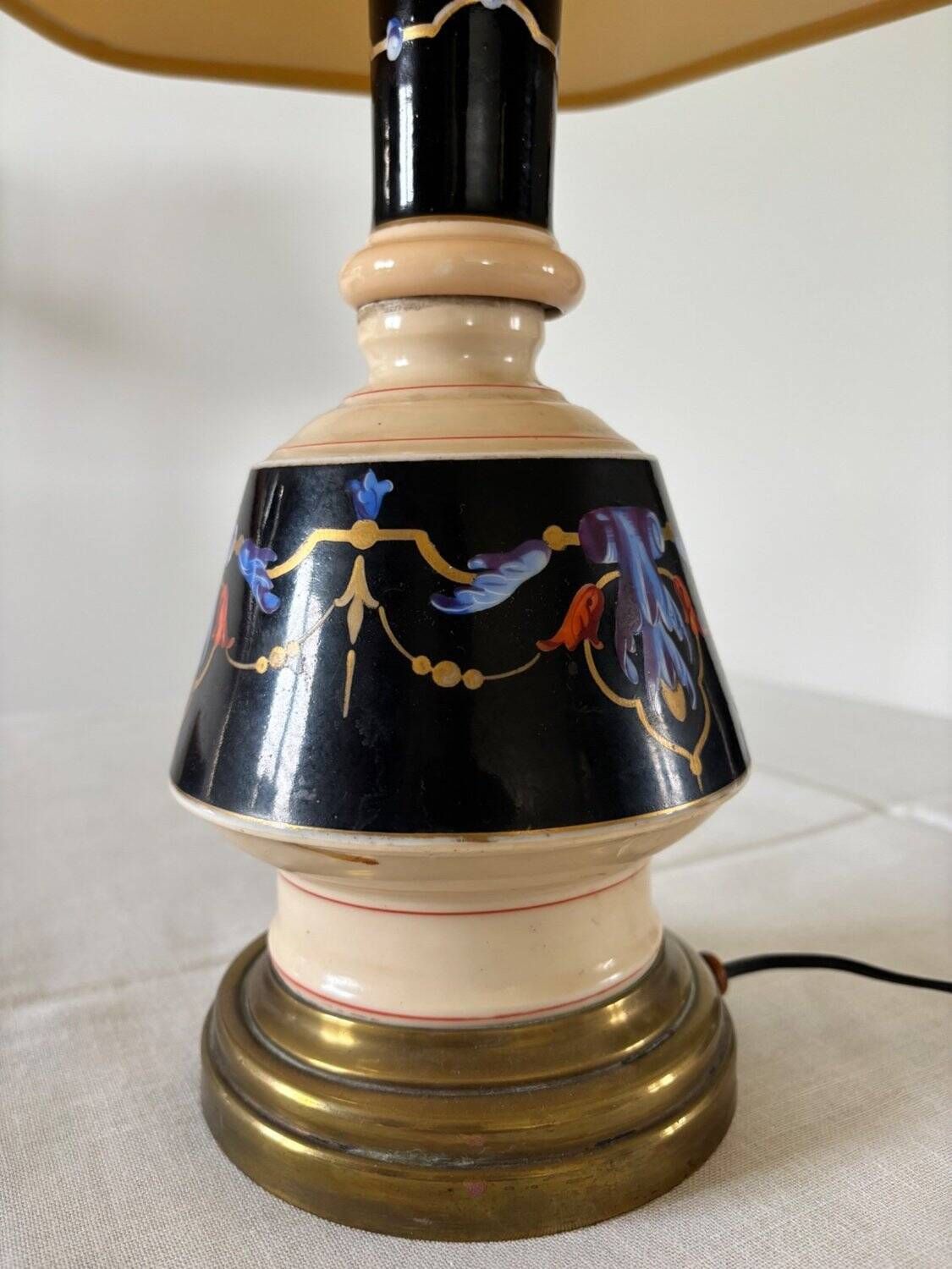 Art Deco Table Lamp In Glazed And Gilded Porcelain, 20th Century photo vinterior