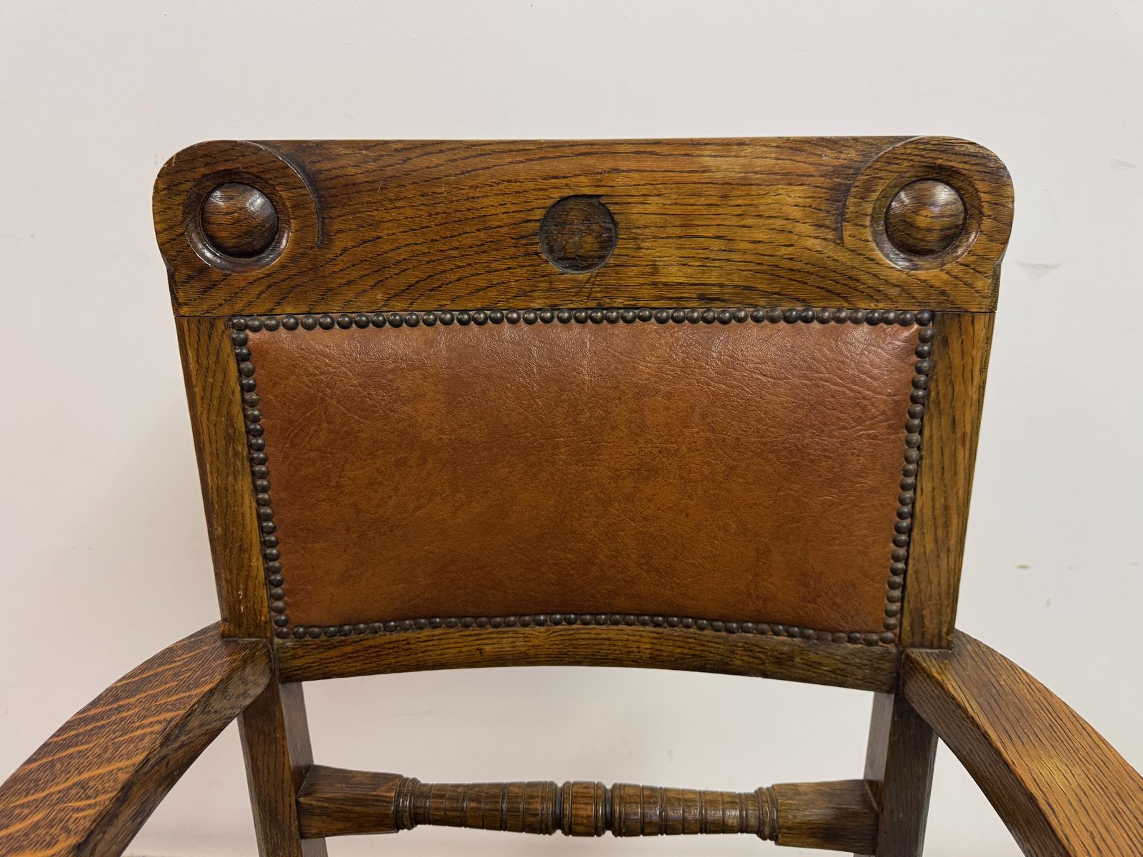 Early 20th Century Arts And Crafts Oak Armchair With Saddle Seat photo Furniture