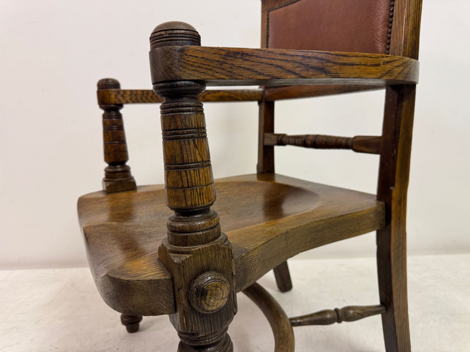 Early 20th Century Arts And Crafts Oak Armchair With Saddle Seat photo vintage