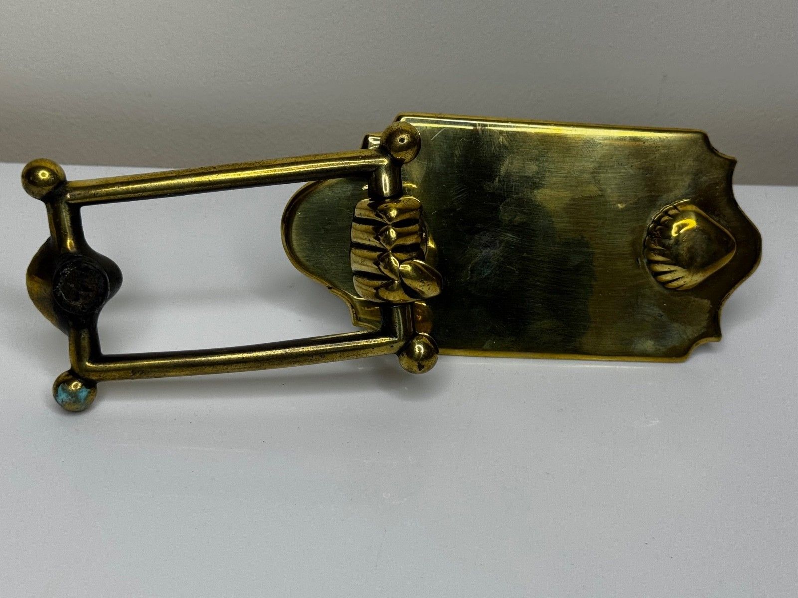 photo vinterior Victorian Brass Doctor’s Door Knocker Hand Holding Bar & Scallop Shell