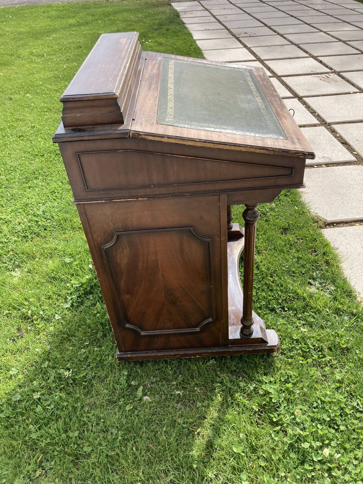 photo furniture Davenport Secretary Office