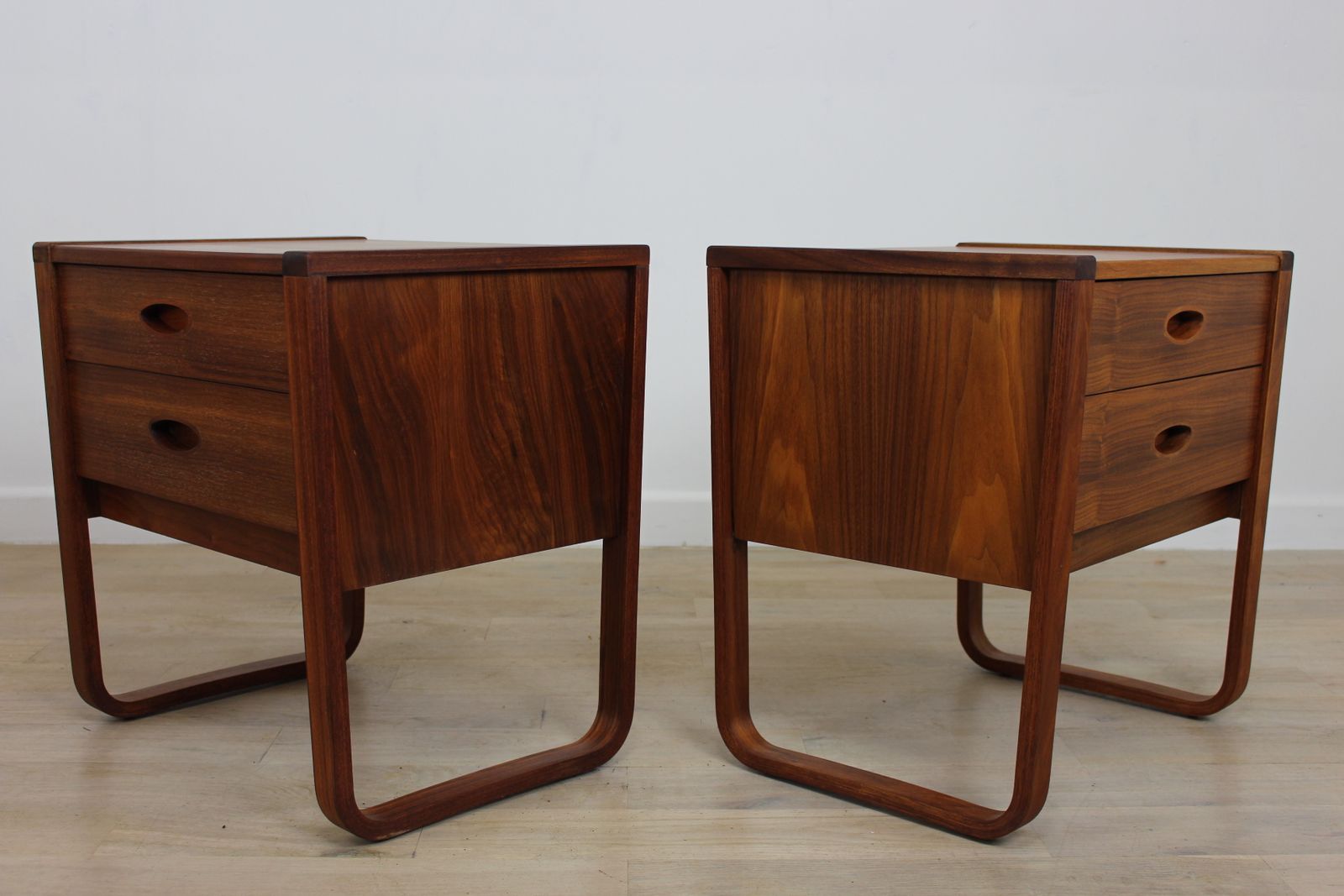Rare Pair Of Uniflex K Range Bedside Chests By Peter Hayward photo 1500.0