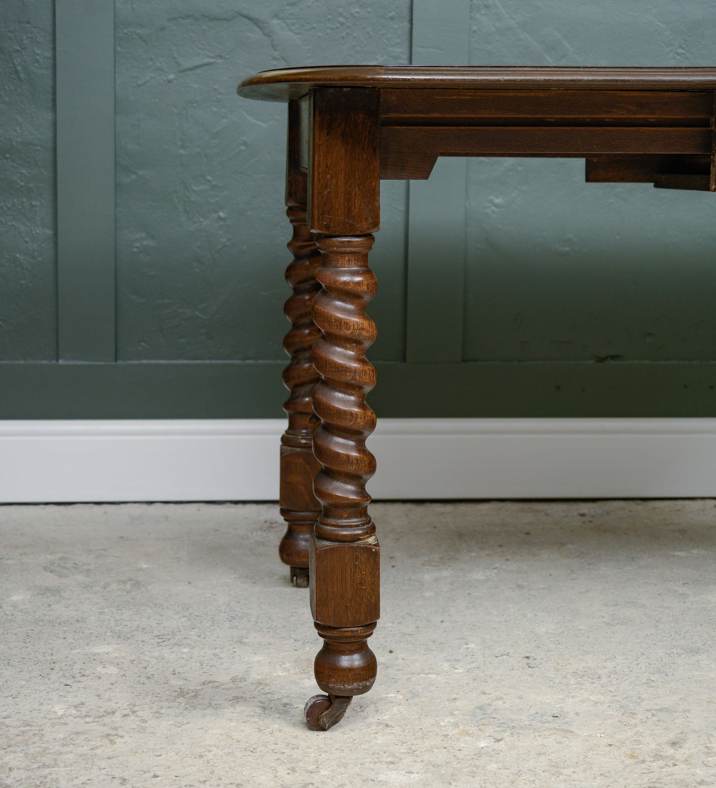 Small Oak Wind Out Extending Dining Table With Barley Twist Legs   140 Cm photo Furniture