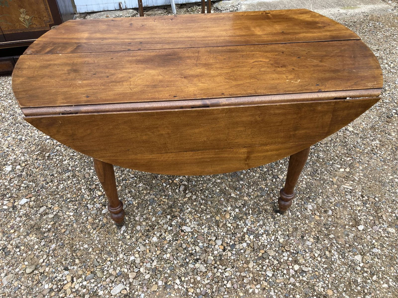 photo for sale Page 1 Of 13 Round Walnut Table Of 130 Cm In Diameter.