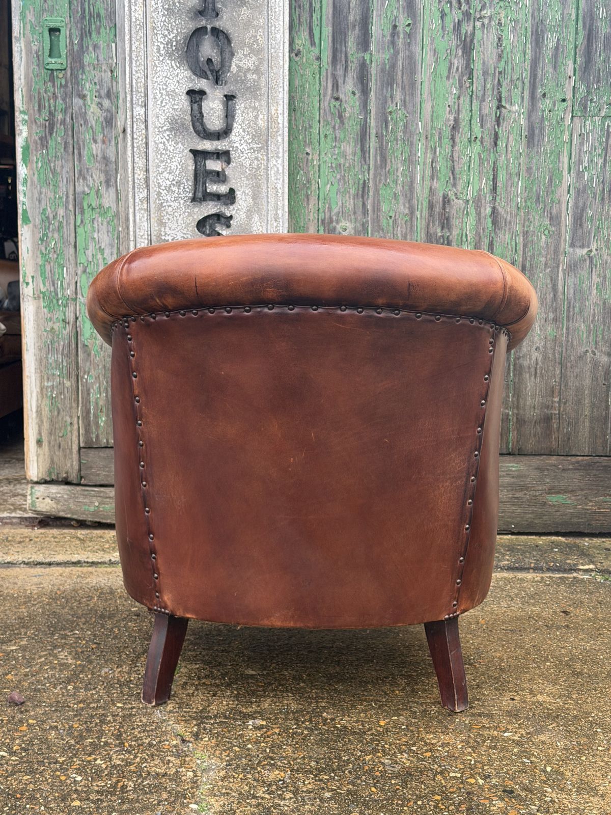 Vintage Leather Club Armchair – Rich Tan Very Good Condition photo vinterior