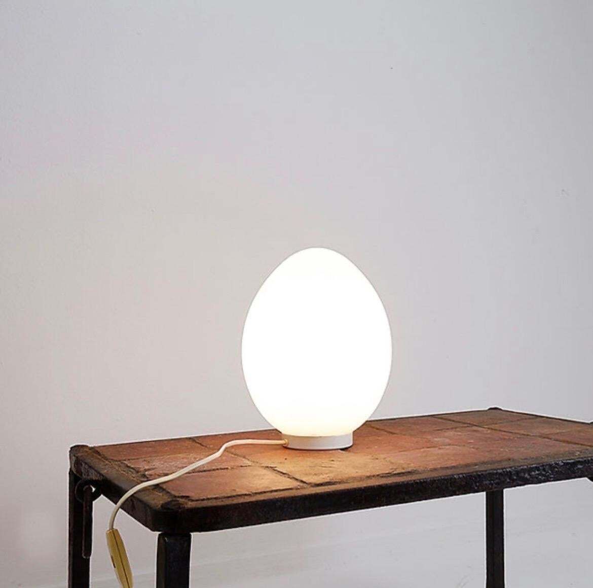 Mid Century Modern Opaline Glass Egg Lamp Attr. Fontana Arte, 1970s photo Lighting