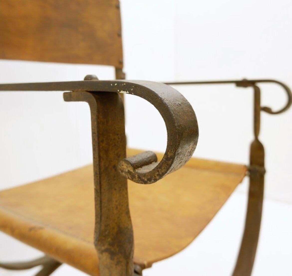 photo vinterior Brutalist Curule Armchair In Wrought Iron And Leather, Antique, 1950