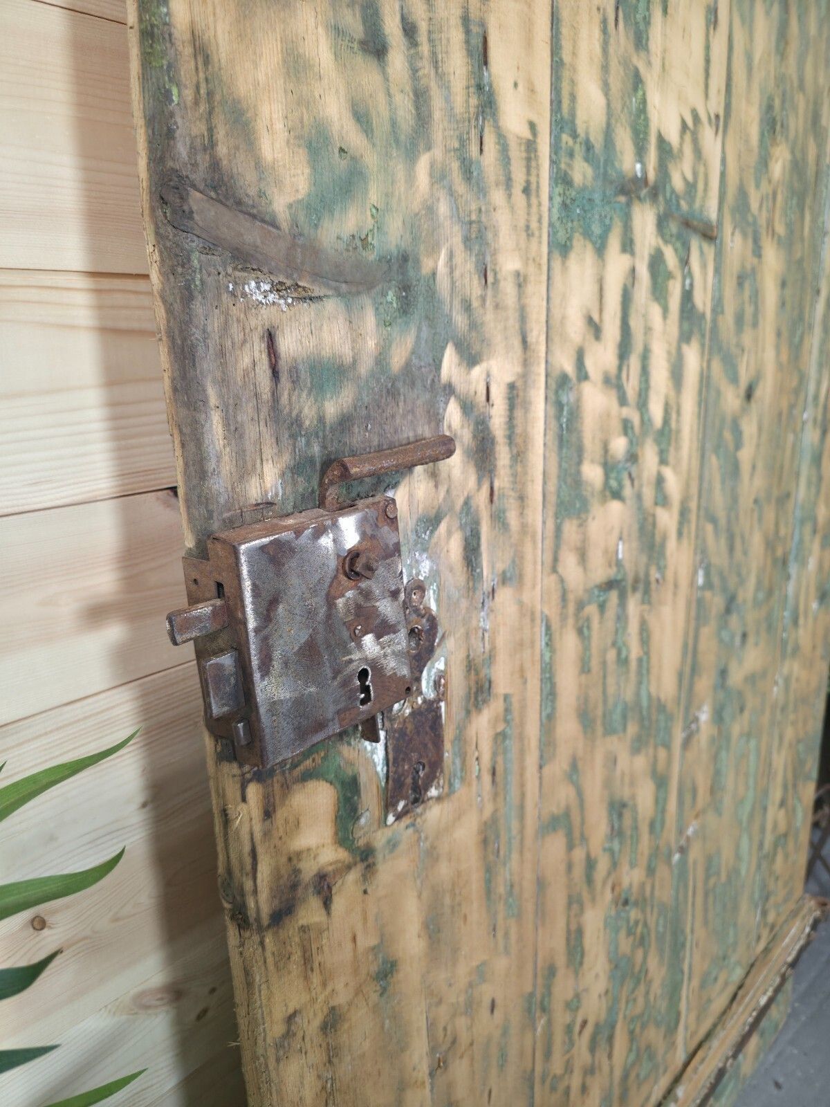 photo furniture Antique French Rustic Wooden Vineyard Cellar Door
