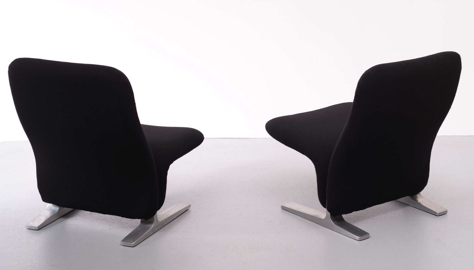 photo buy F780 Concorde Lounge Chairs van Pierre Paulin voor Artifort, opnieuw bekleed