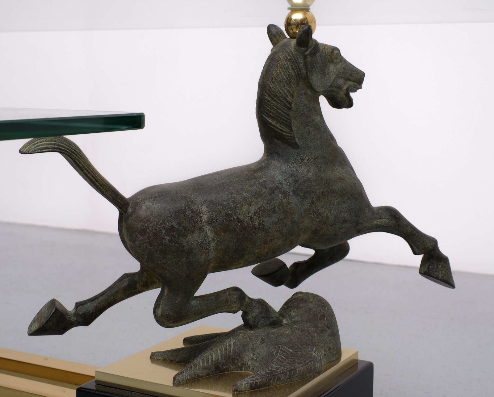 Maison Charles, salontafel, "Flying Horse Of Gansu", jaren 1970, Frankrijk photo for sale
