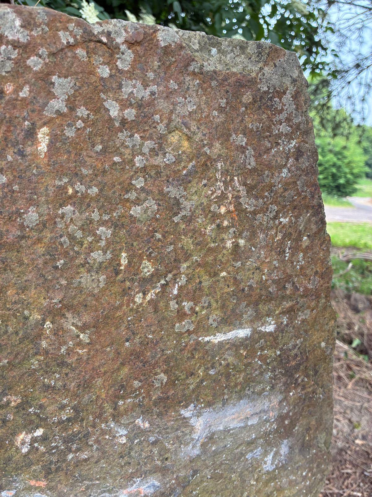 photo vinterior Antique Carved Stone Slab Bench Hand Made Weathered Stone Bench