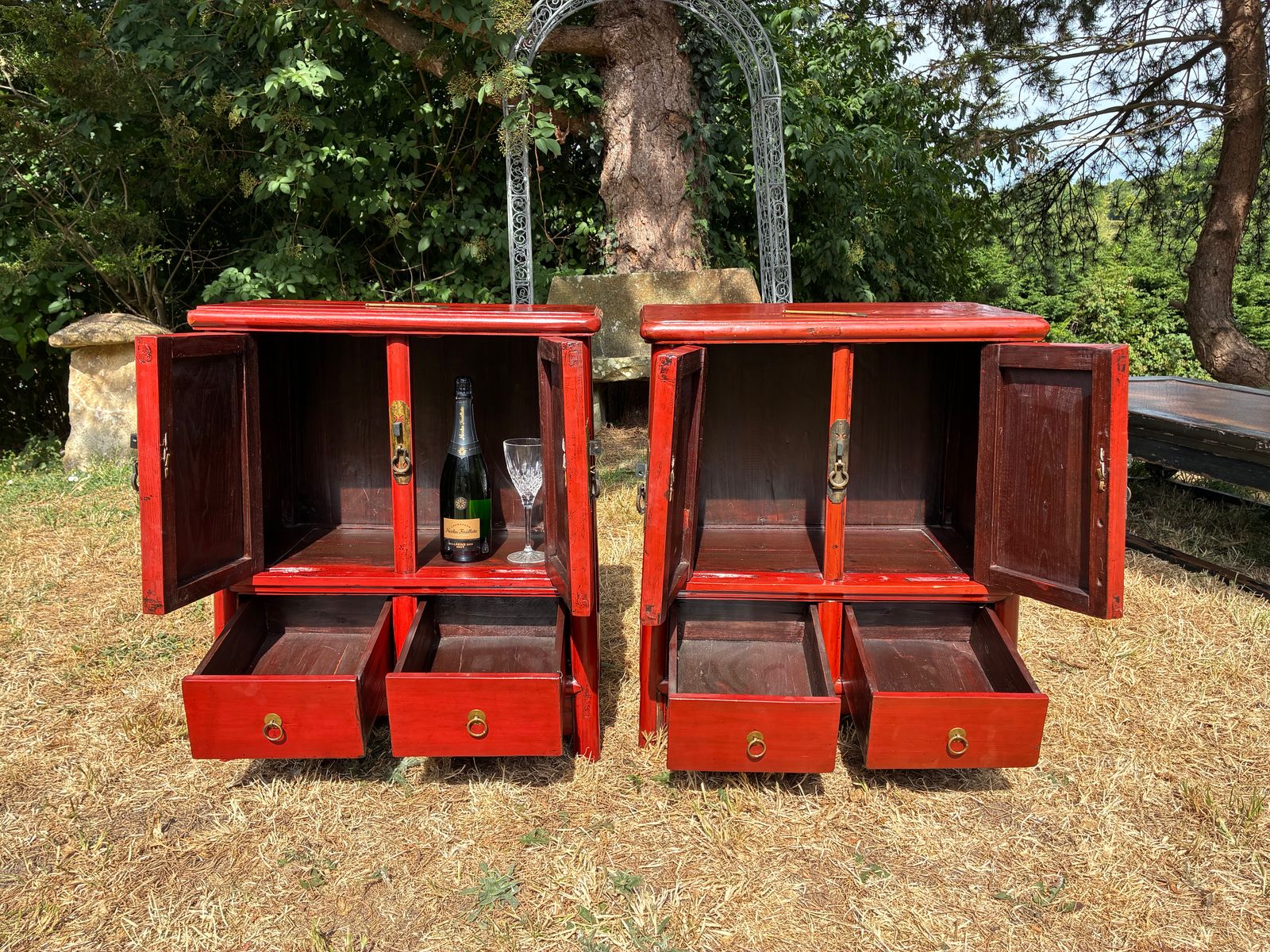 photo furniture Antique Red Lacquered Chinese Bedside Tables Side Tables Cabinet