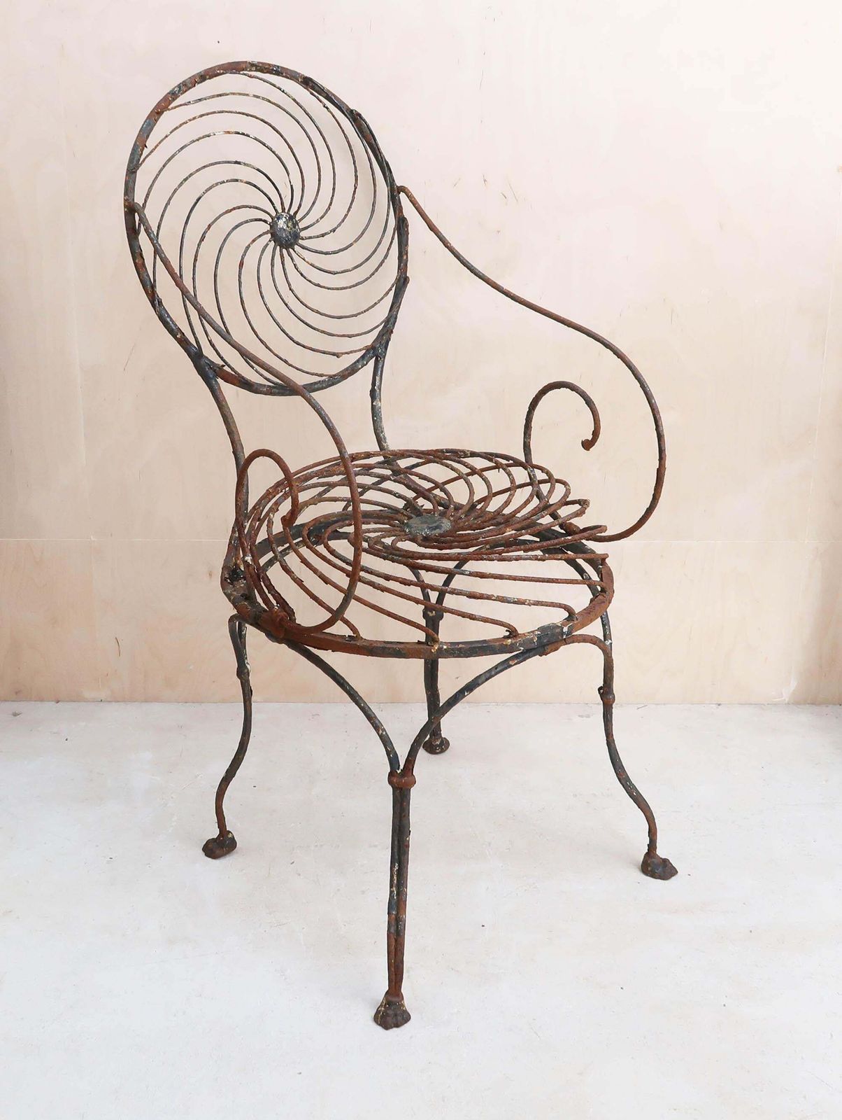 Antiek smeedijzeren tuinstoel met spiraalvormig windmolendesign, Engels, ca. 1870 photo furniture