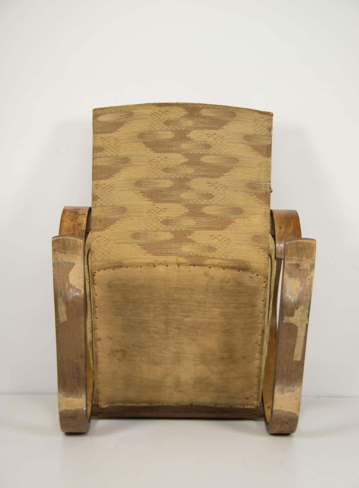 photo vinterior Tank fauteuil van Miroslav Navrátil, gelamineerd gebogen hout, jaren 1930