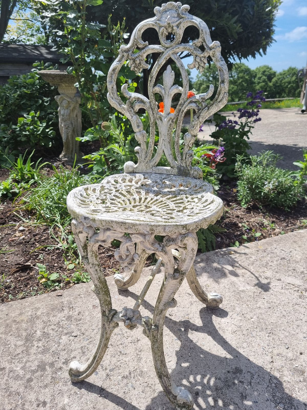 Four Elegant Victorian Cast Iron Garden Chairs C. 1880 photo Garden Furniture