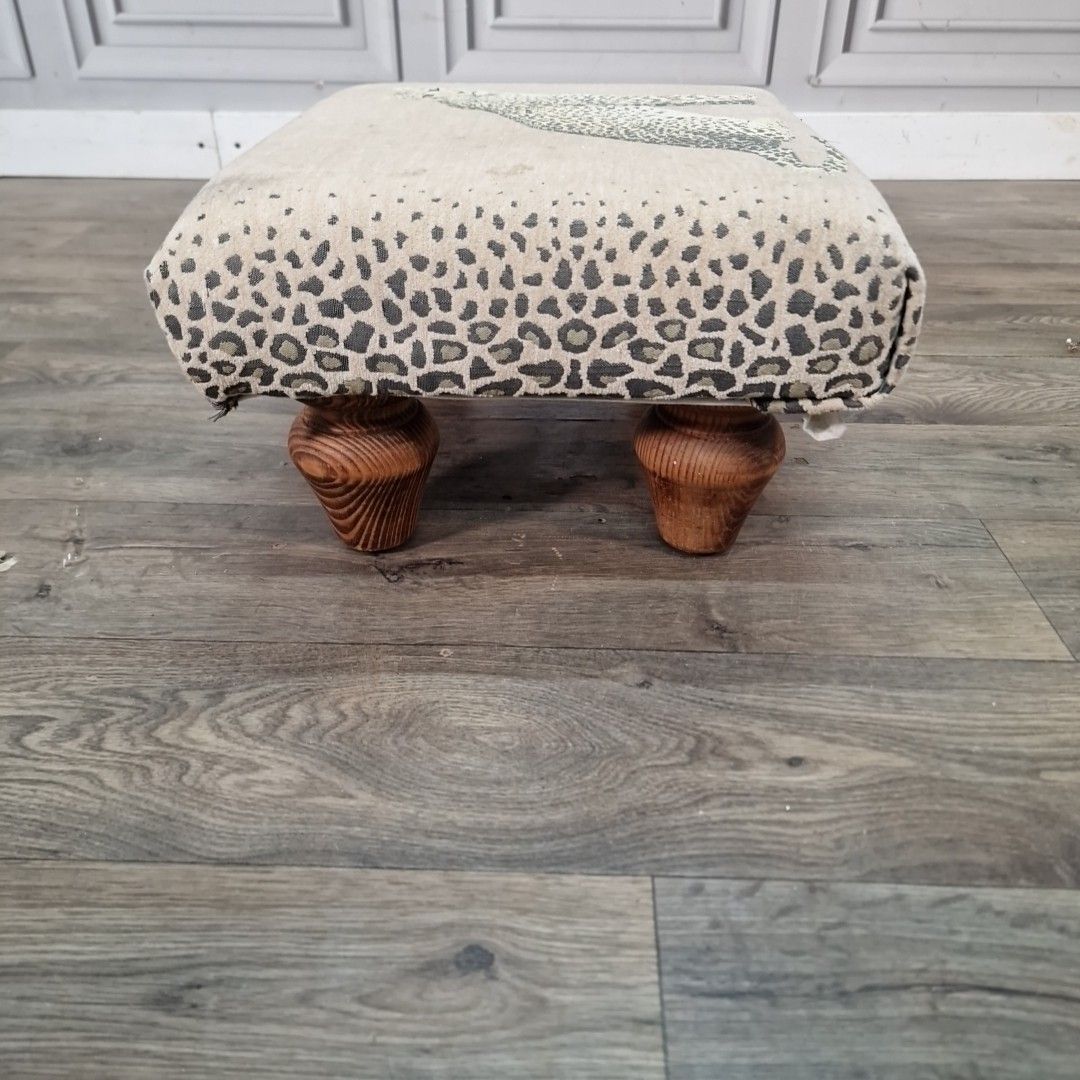 photo vinterior Vintage Small Leopard Footstool Upholstered Animal Print Ottoman Stool Pine Feet