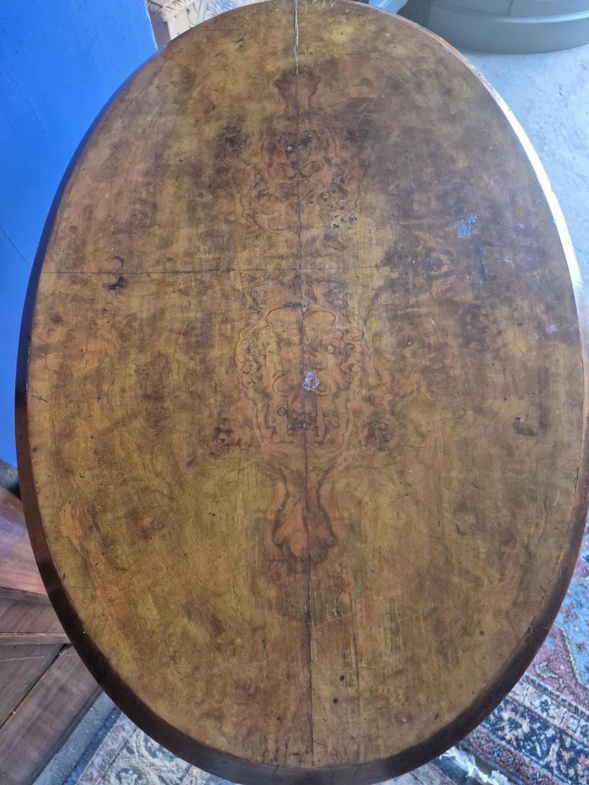 285.0 Fabulous Quality Early Victorian Burr Walnut Quater Veneered Oval Top Lamp Table photo