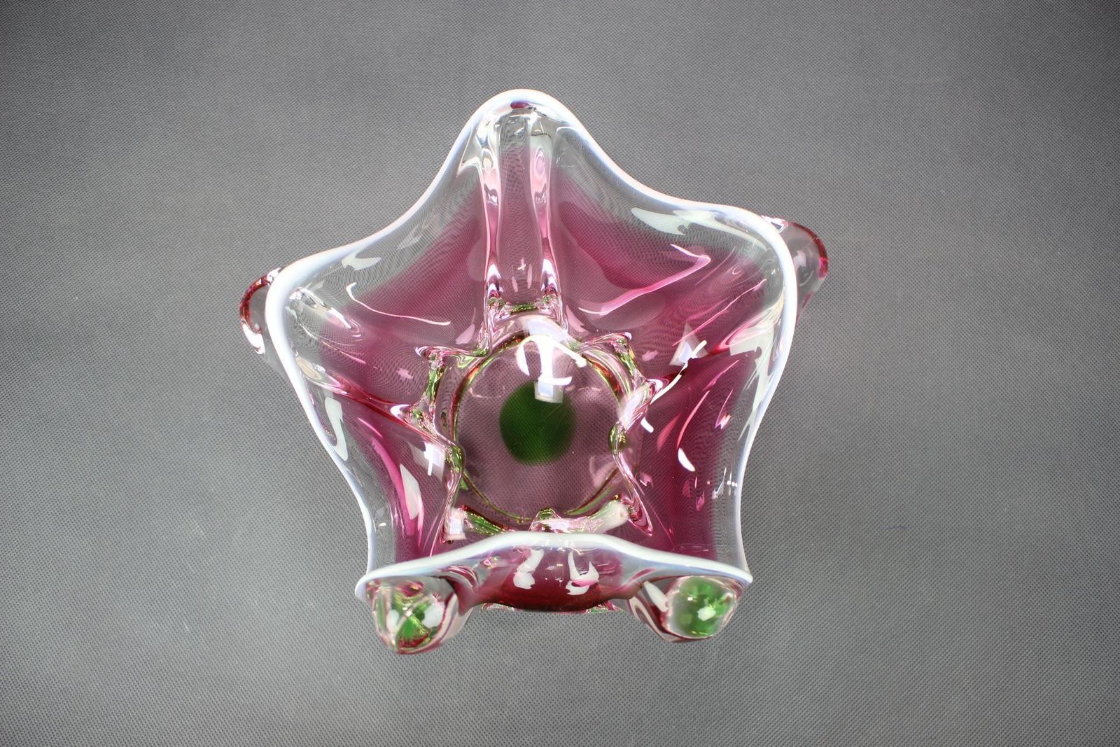 Mid-Century Tsjechische roze en groene kunstglazen schaal van Josef Hospodka photo 370.0