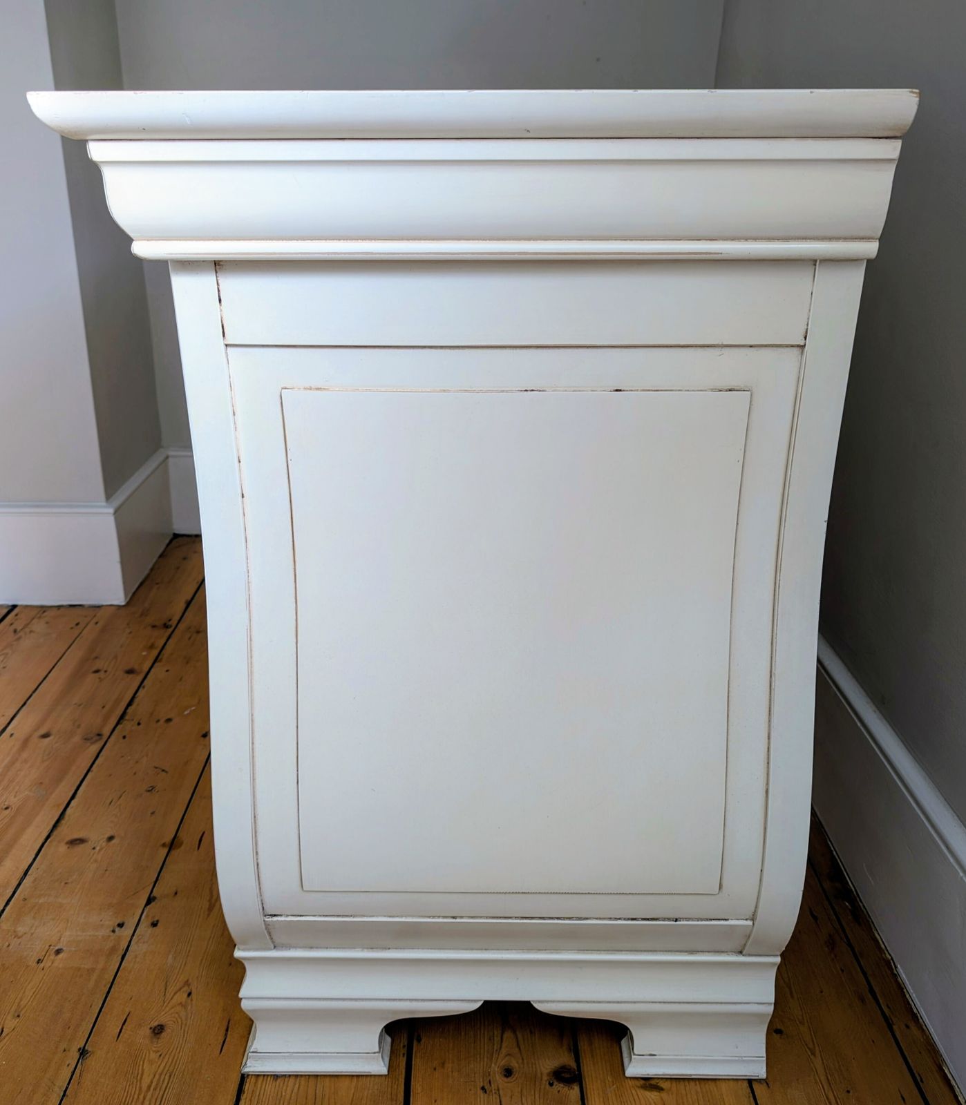 And So To Bed Bombe Chest Of Drawers / Luxury Painted Chest photo Furniture