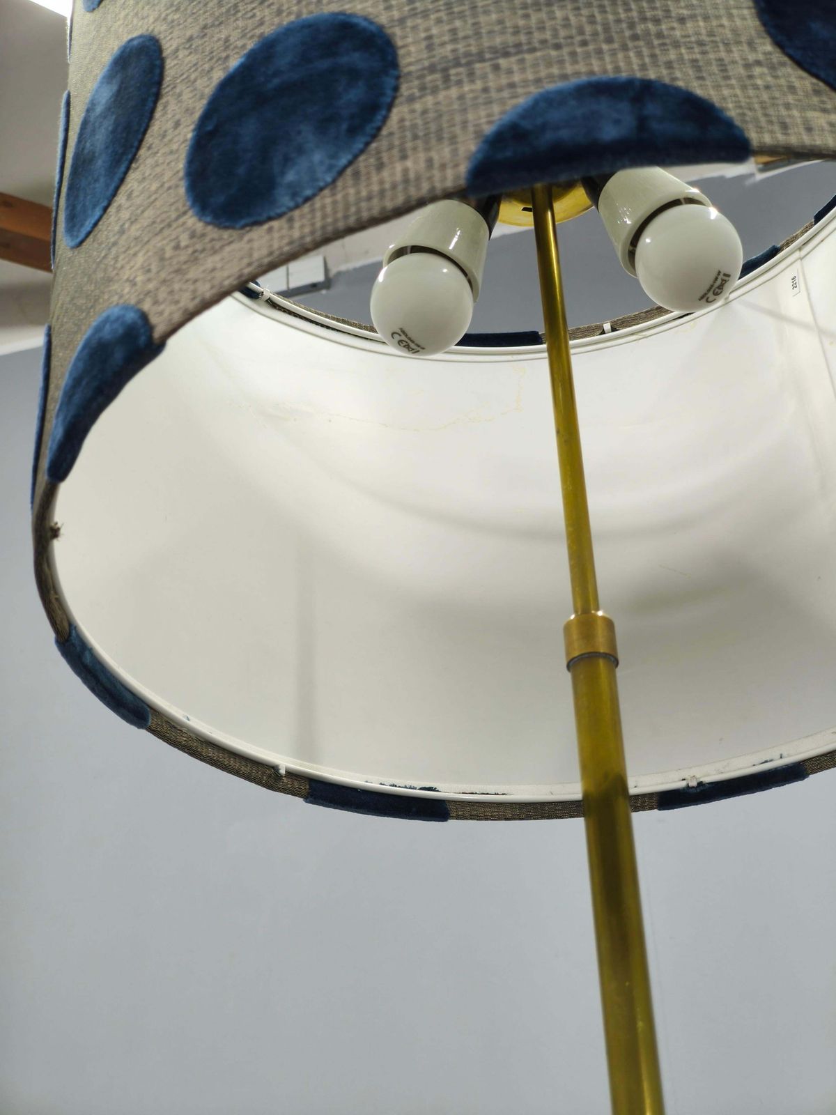 Hollywood Regency Messing Vloerlamp met Romo Kap, Italië ca. jaren 1950 photo vinterior